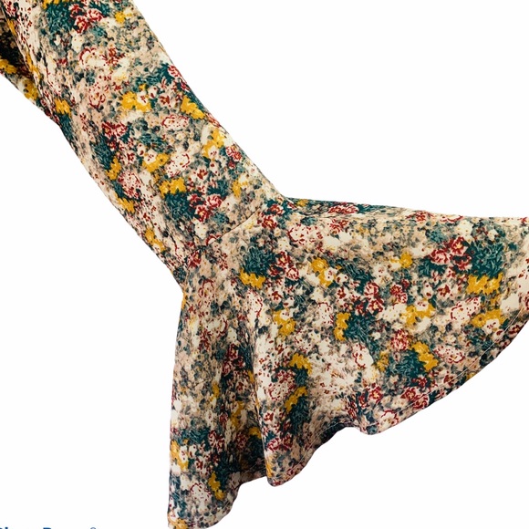 Coco + Jameson Boho Lace Up Floral Bell Sleeves Romper - Picture 7 of 12